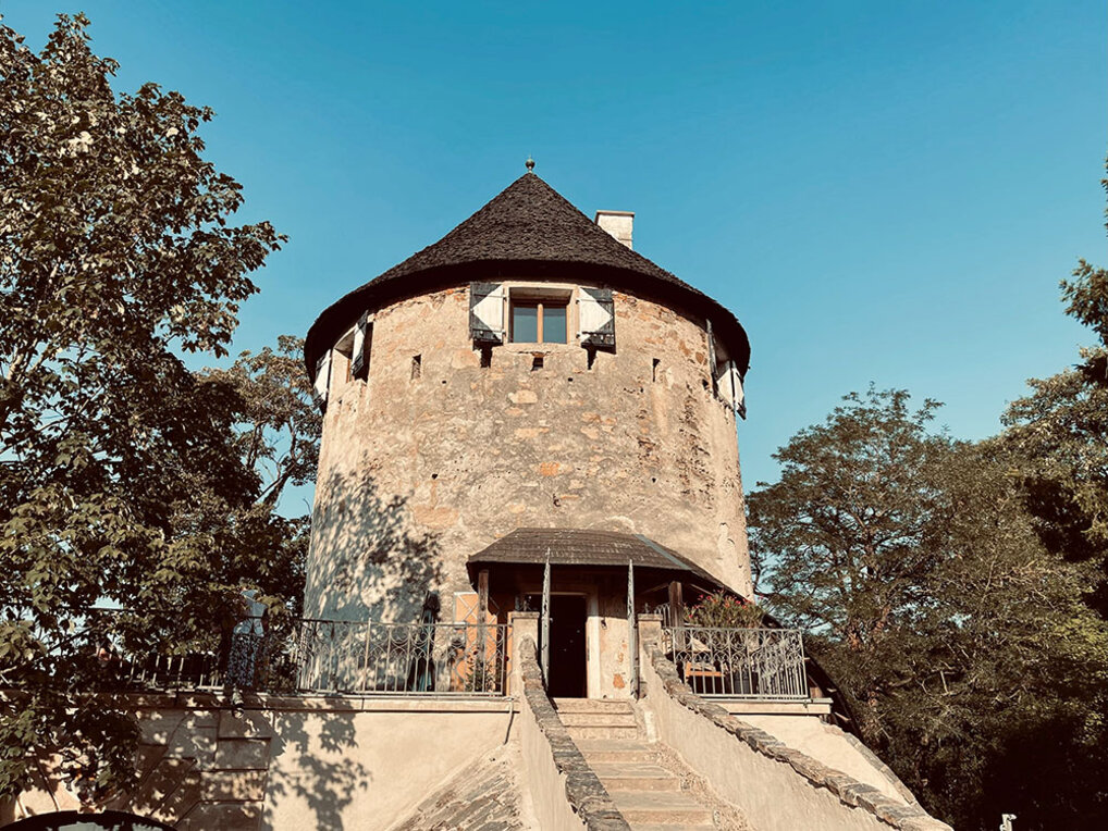 Vorderansicht Turm Leiben