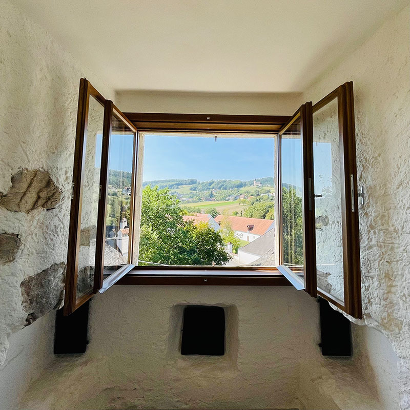 Window with a view to the countryside